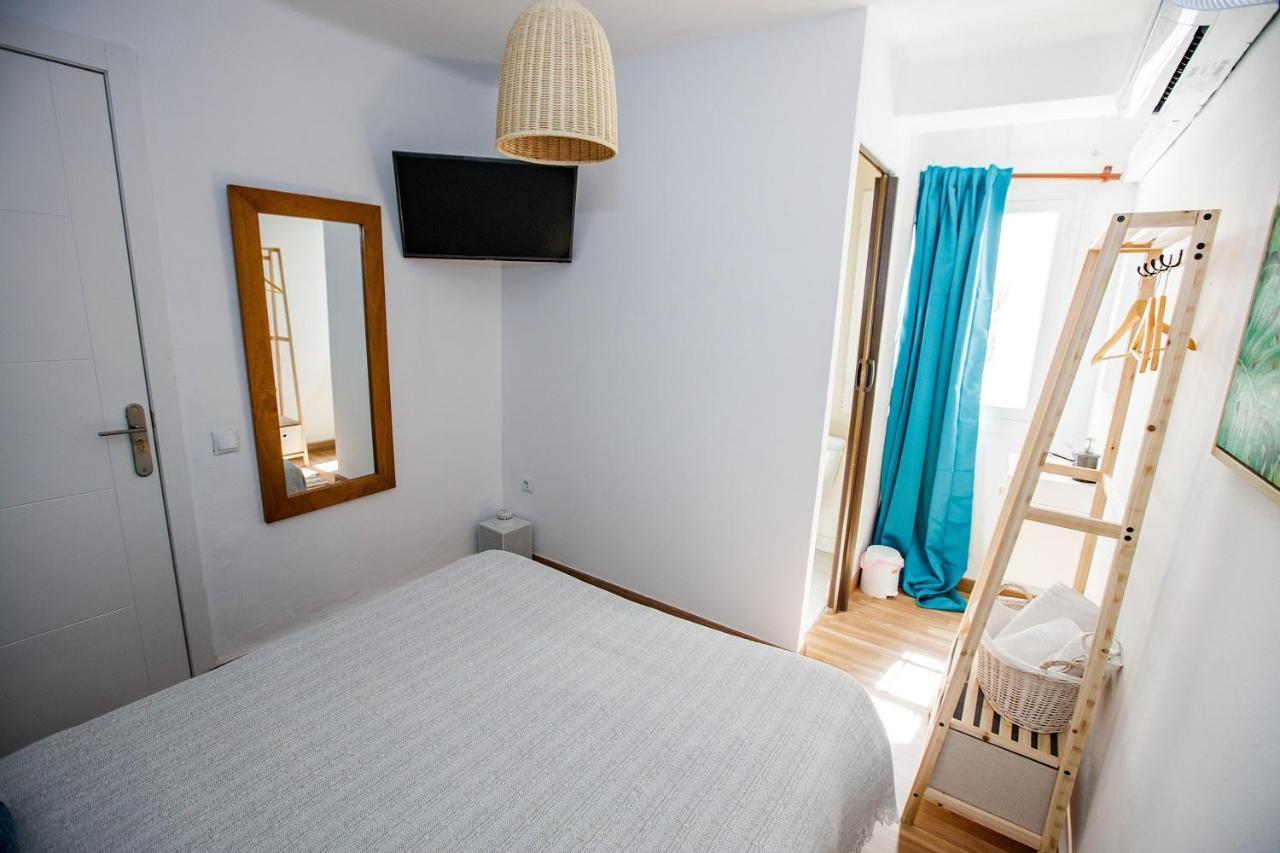 Hostal The Monkey Room Marbella Exterior photo